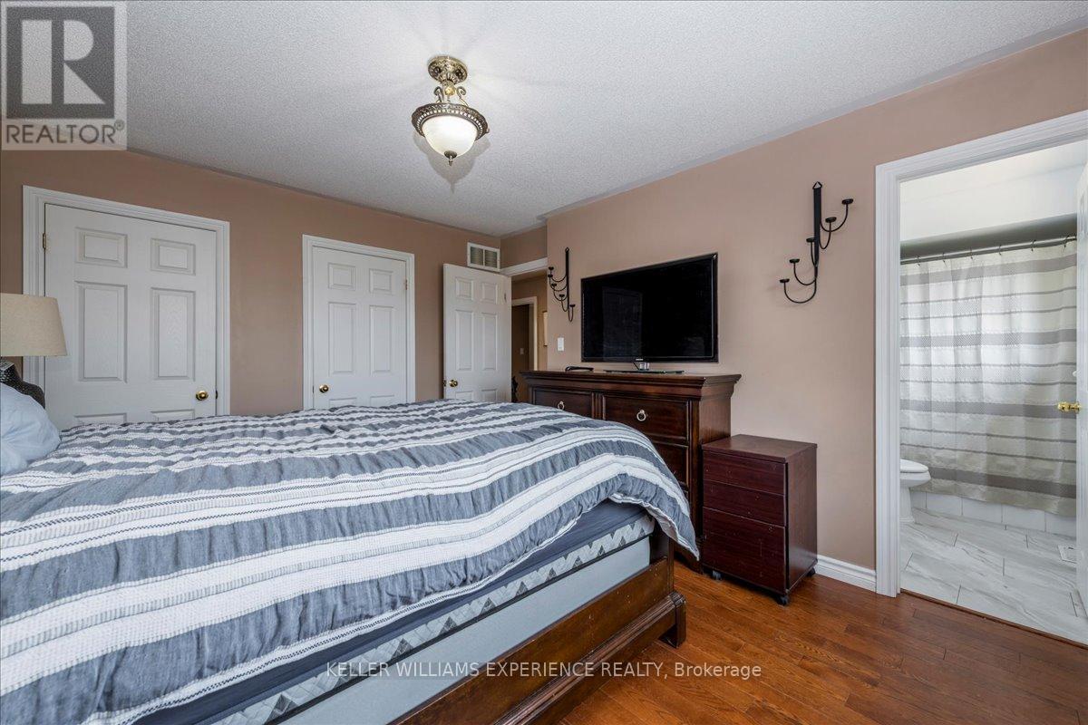 Single Family House Raised bungalow for Sale in  SHERWOOD COURT Barrie (Northwest) 