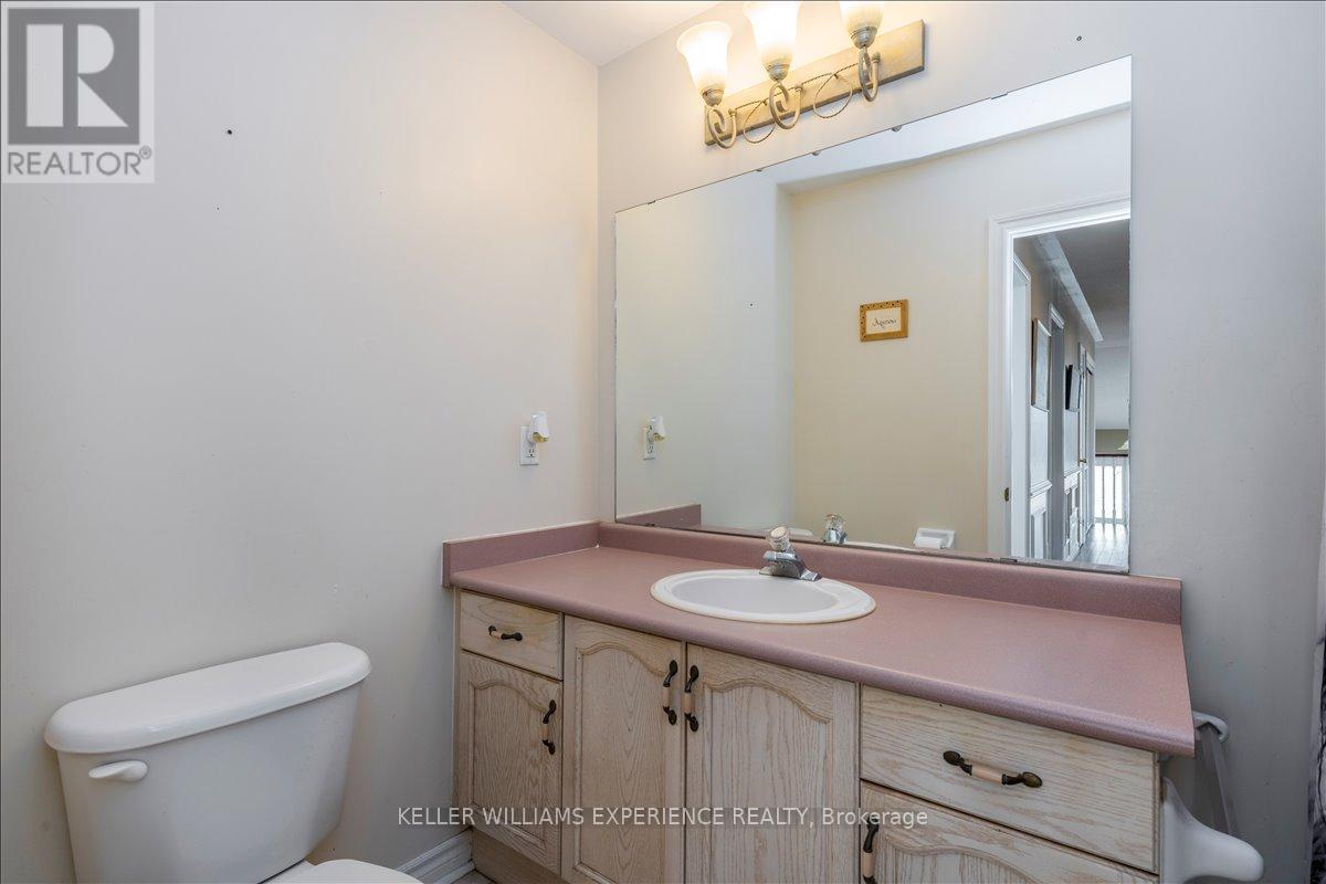 Single Family House Raised bungalow for Sale in  SHERWOOD COURT Barrie (Northwest) 