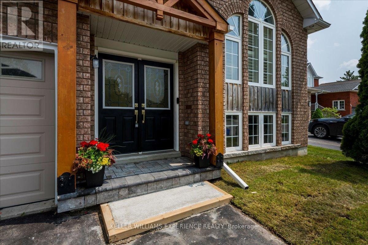 Single Family House Raised bungalow for Sale in  SHERWOOD COURT Barrie (Northwest) 