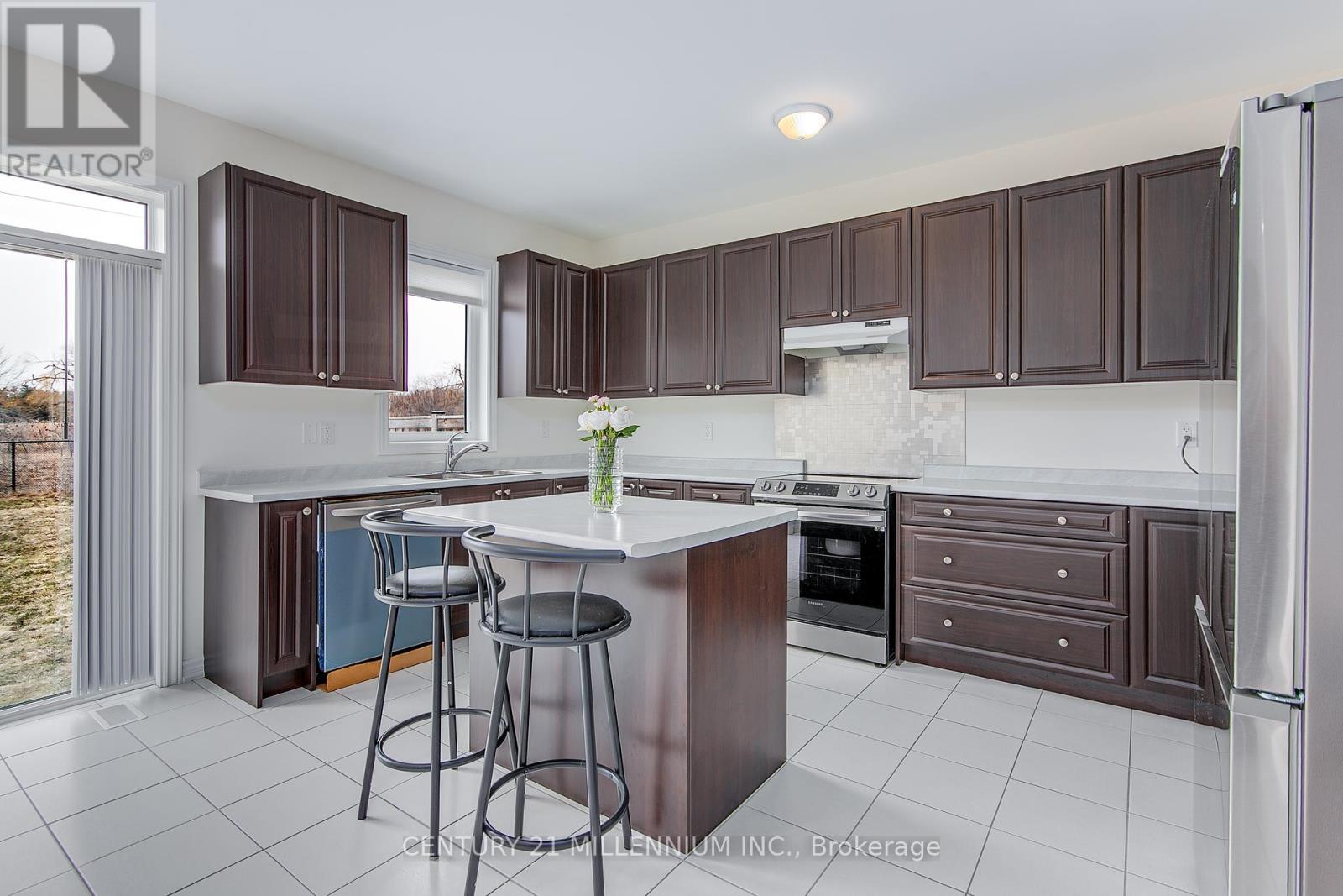 Photo 13 of 79 Rugman Crescent, Springwater ON