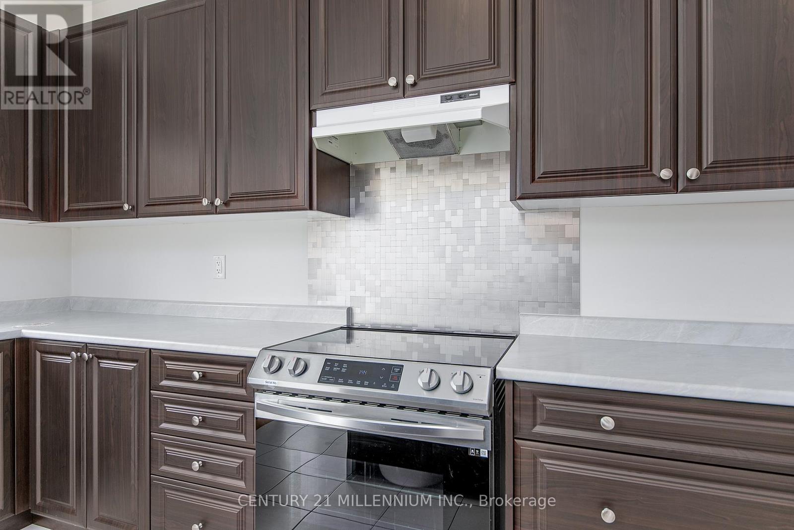 Photo 6 of 79 Rugman Crescent, Springwater ON
