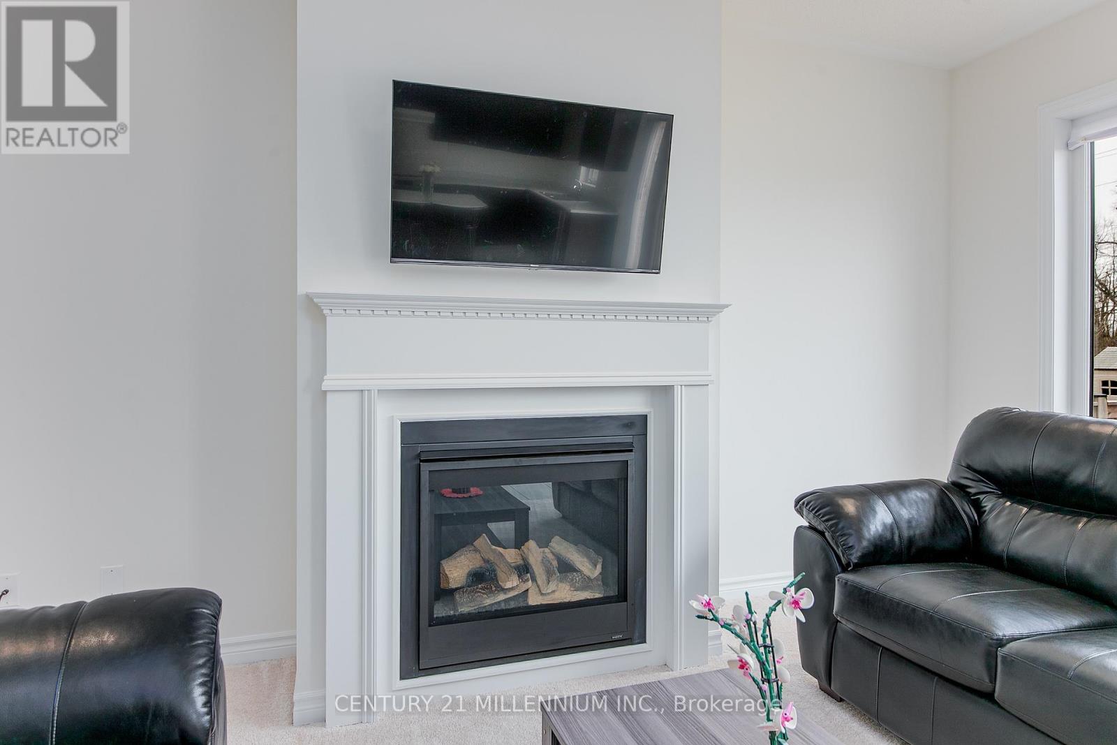 Photo 25 of 79 Rugman Crescent, Springwater ON