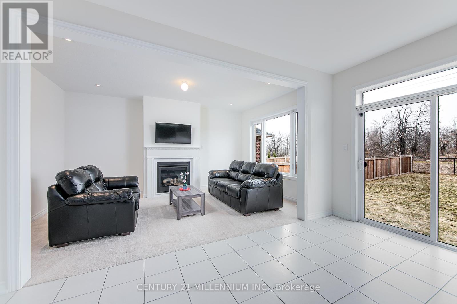 Photo 32 of 79 Rugman Crescent, Springwater ON