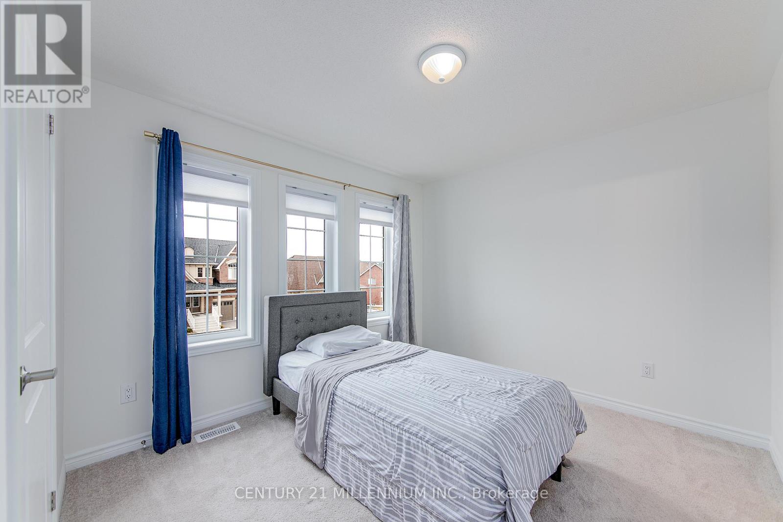 Photo 10 of 79 Rugman Crescent, Springwater ON