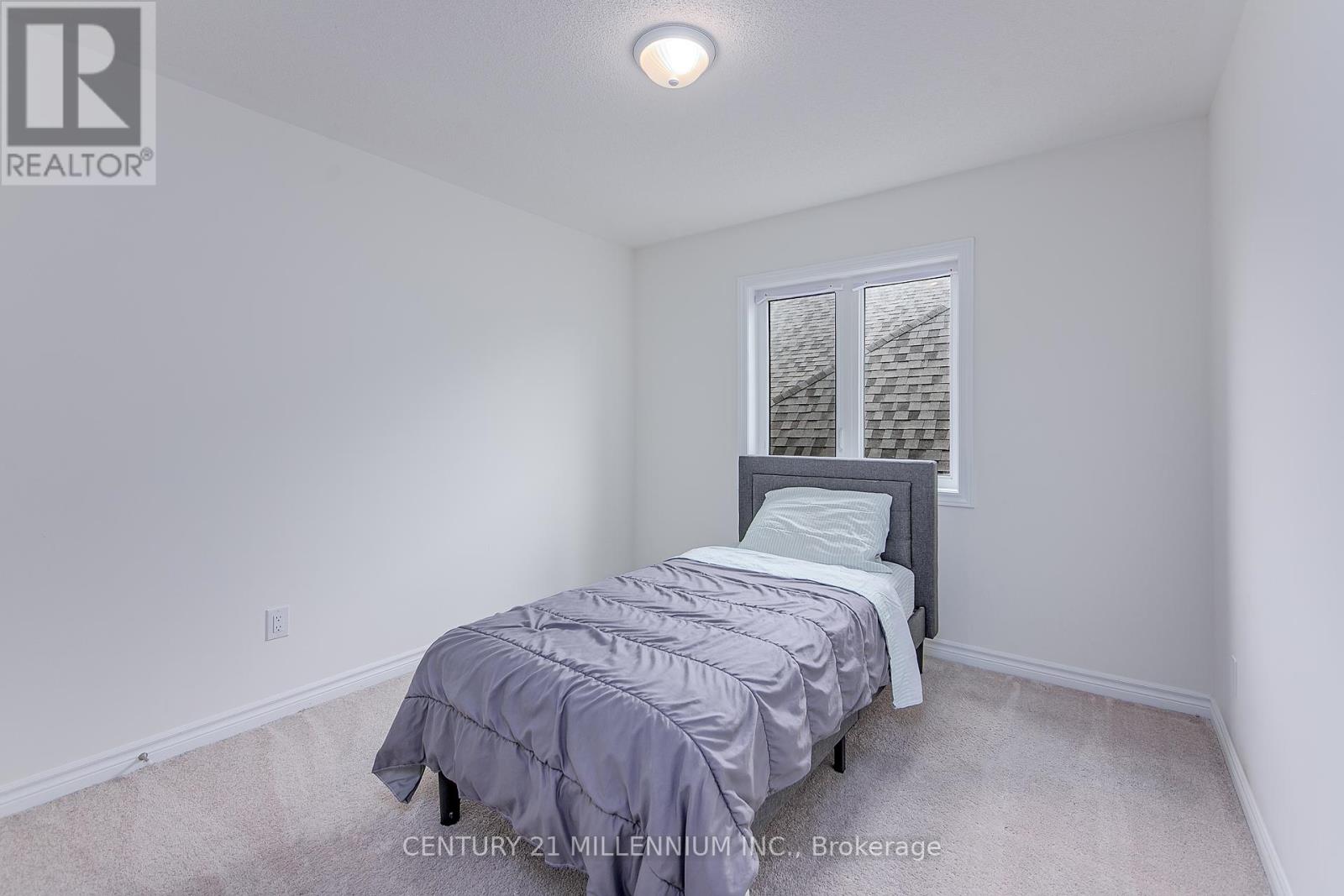 Photo 33 of 79 Rugman Crescent, Springwater ON
