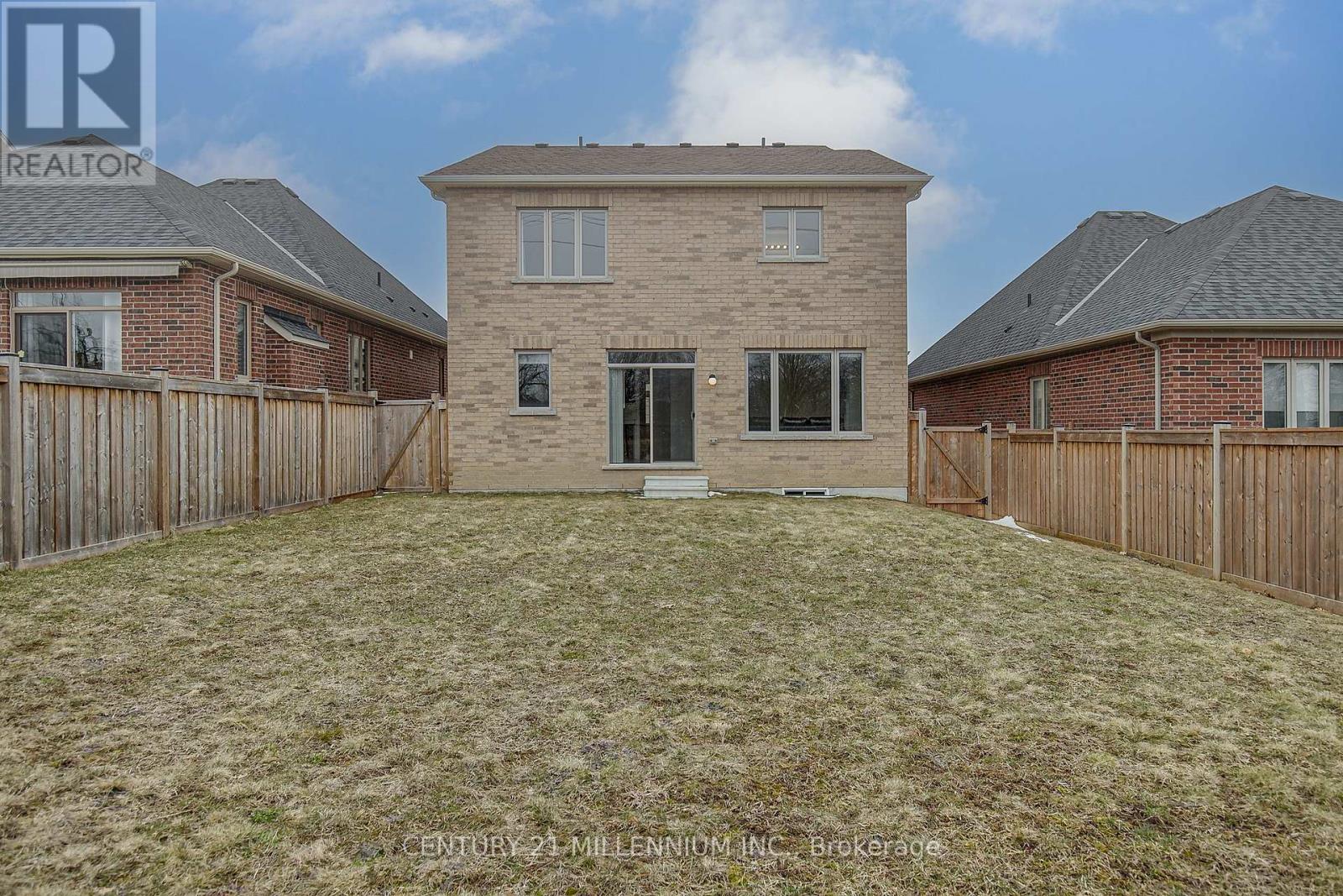 Photo 39 of 79 Rugman Crescent, Springwater ON