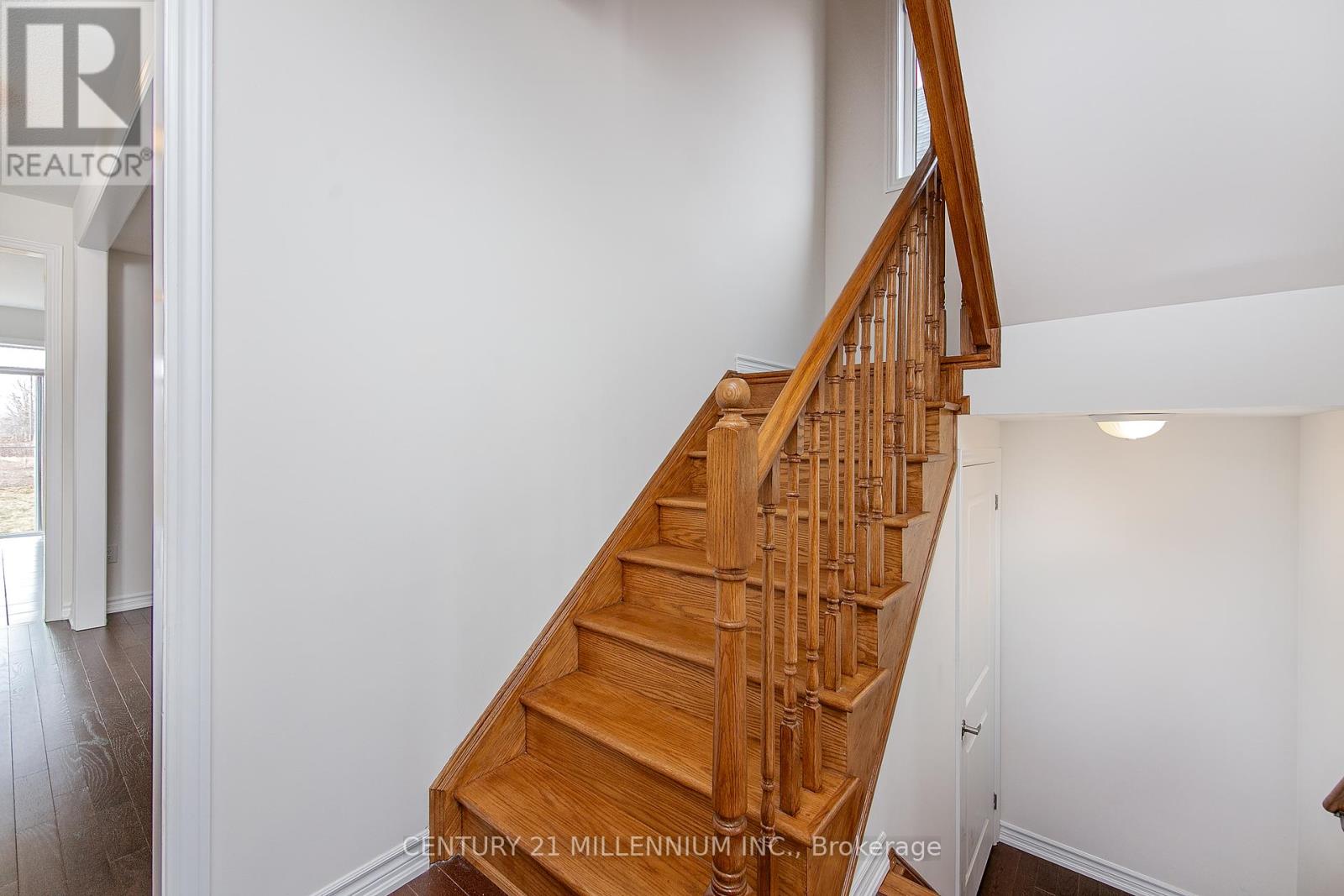 Photo 34 of 79 Rugman Crescent, Springwater ON