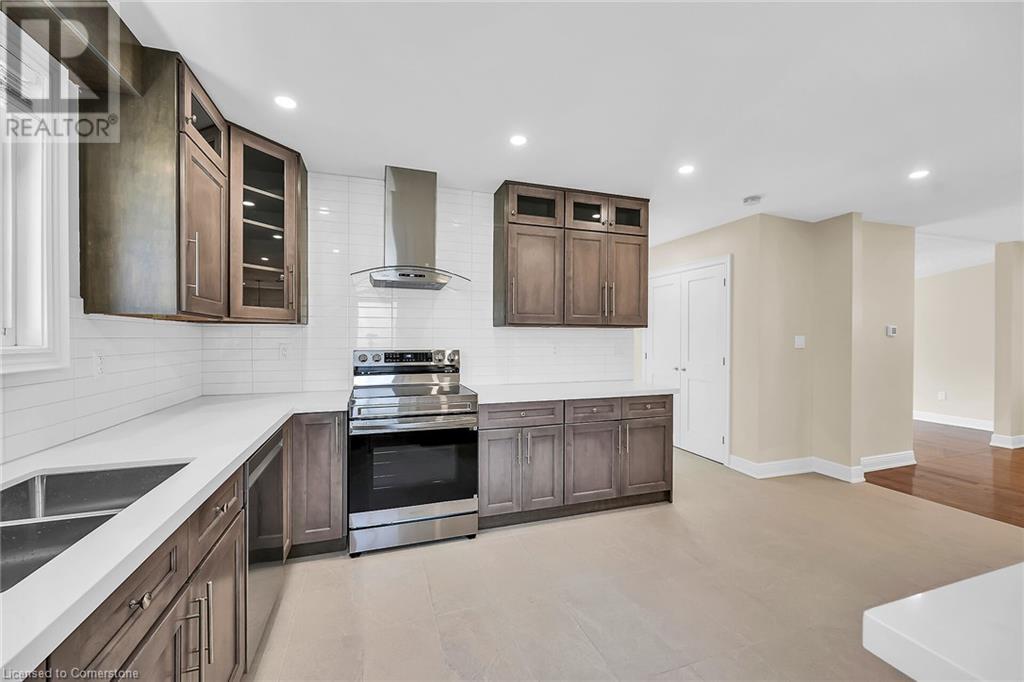 Photo 18 of 14 Glen Vista Drive, Hamilton ON