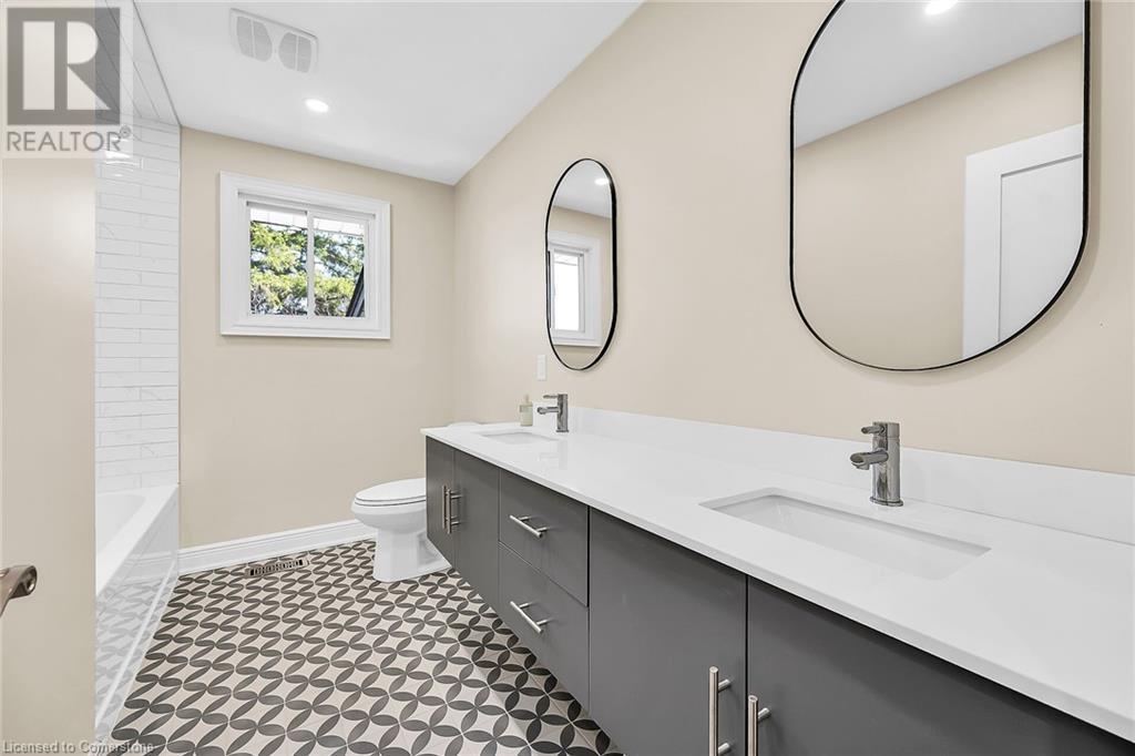 Photo 26 of 14 Glen Vista Drive, Hamilton ON