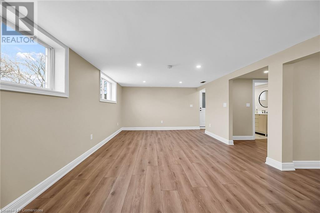 Photo 28 of 14 Glen Vista Drive, Hamilton ON