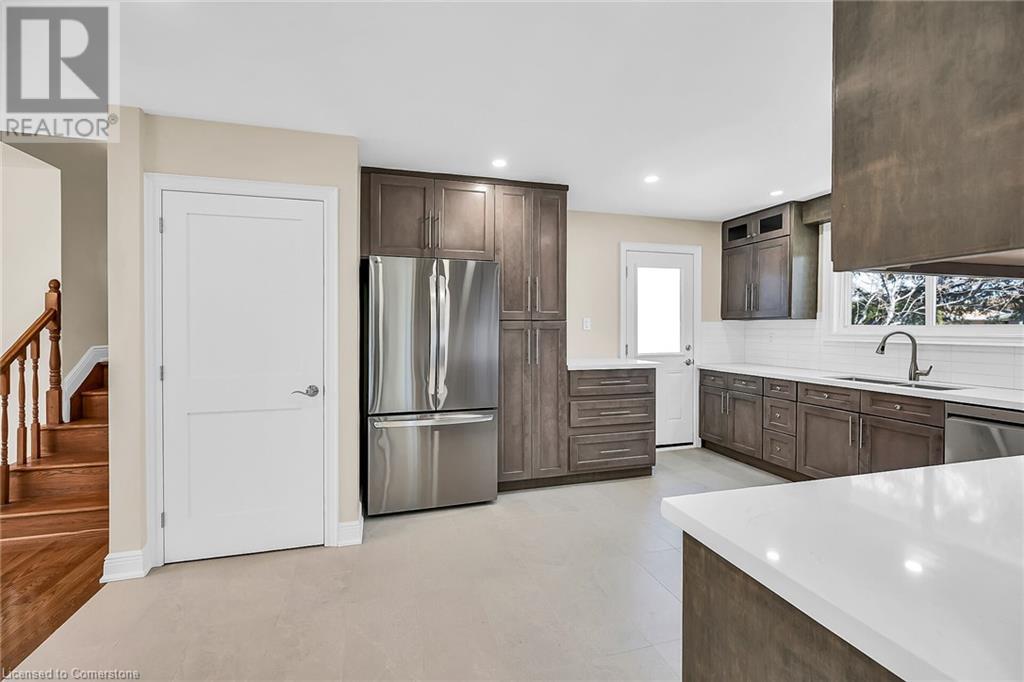 Photo 16 of 14 Glen Vista Drive, Hamilton ON