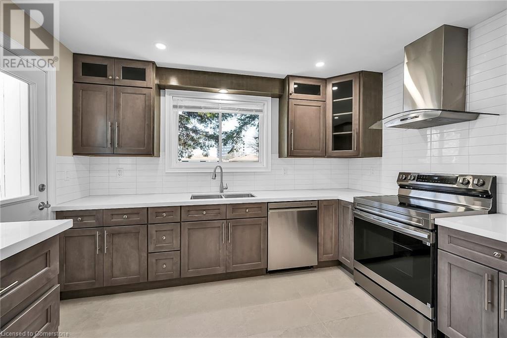 Photo 17 of 14 Glen Vista Drive, Hamilton ON