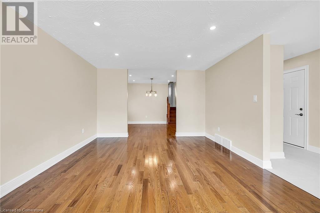 Photo 8 of 14 Glen Vista Drive, Hamilton ON