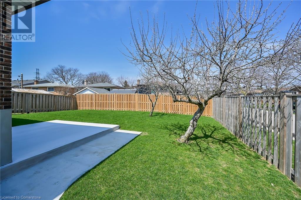Photo 40 of 14 Glen Vista Drive, Hamilton ON