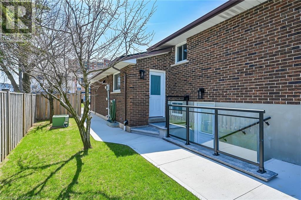 Photo 41 of 14 Glen Vista Drive, Hamilton ON