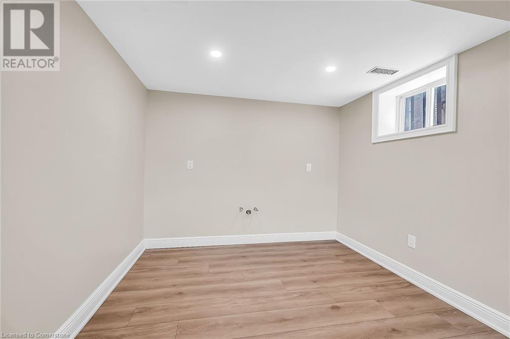 Photo 36 of 14 Glen Vista Drive, Hamilton ON