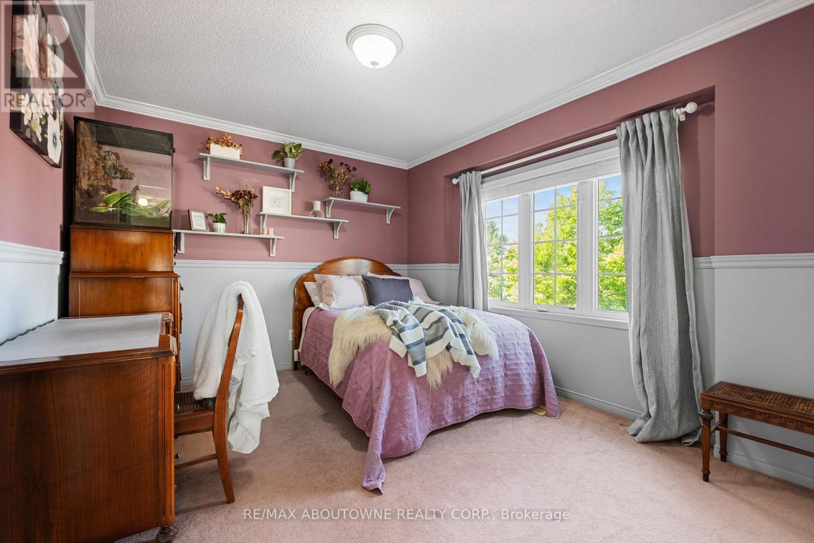 Photo 5 of 1131 Zimmerman Crescent, Milton ON