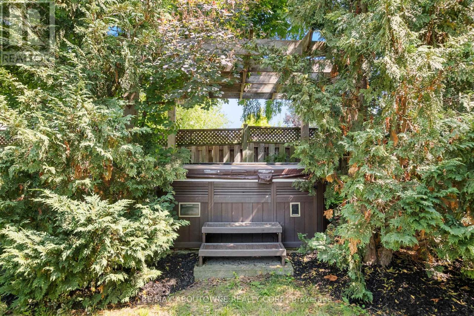 Photo 42 of 1131 Zimmerman Crescent, Milton ON