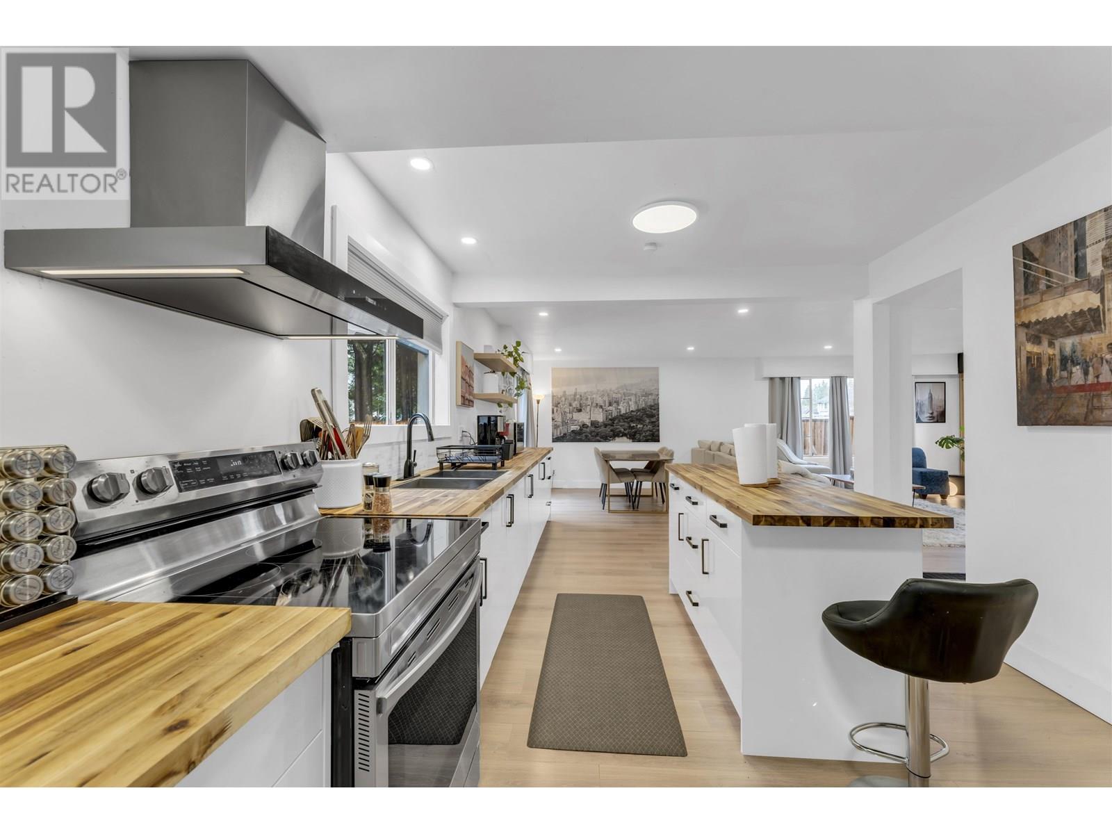Photo 13 of 20616 Tyner Avenue, Maple Ridge BC