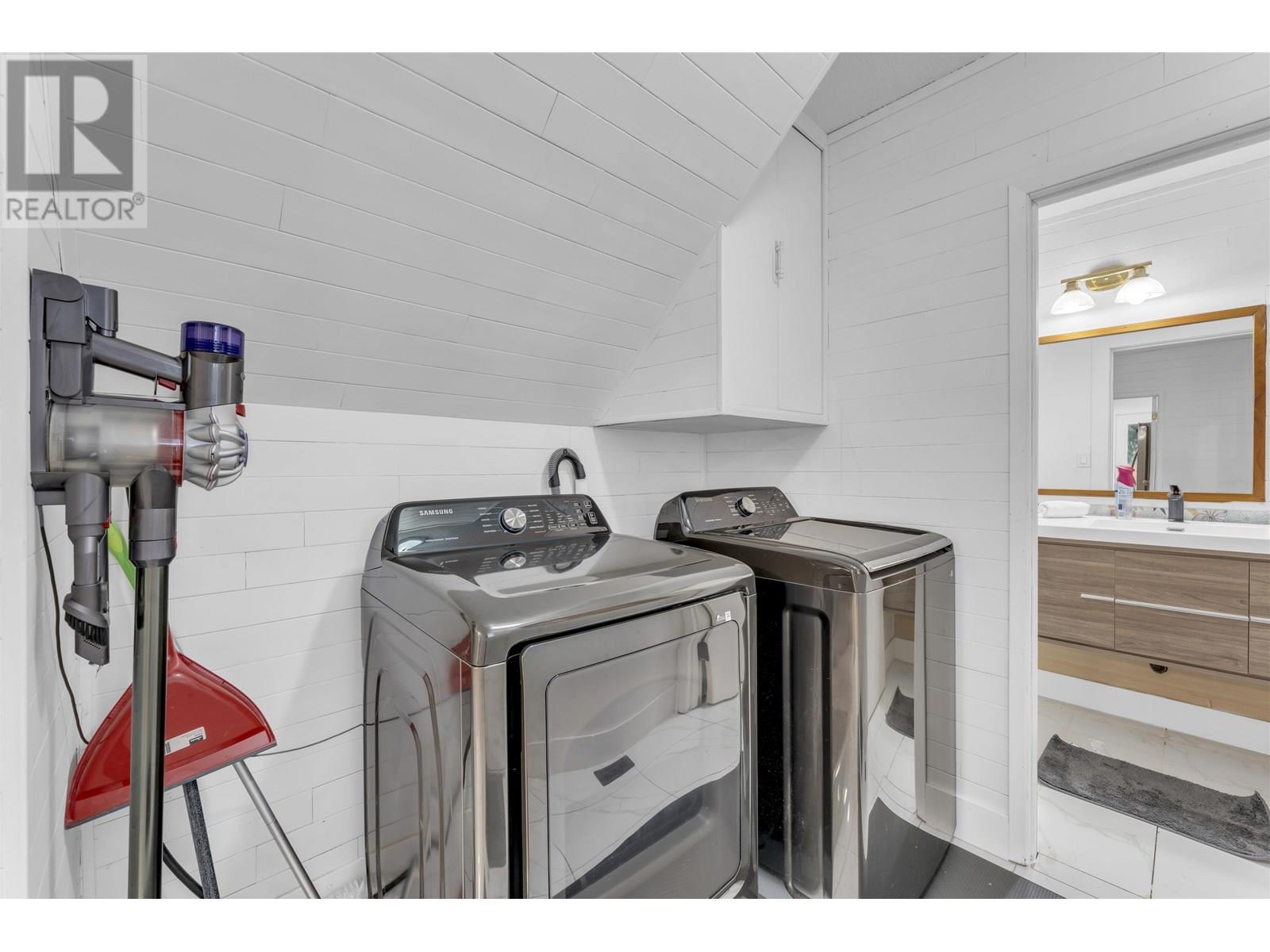 Photo 18 of 20616 Tyner Avenue, Maple Ridge BC