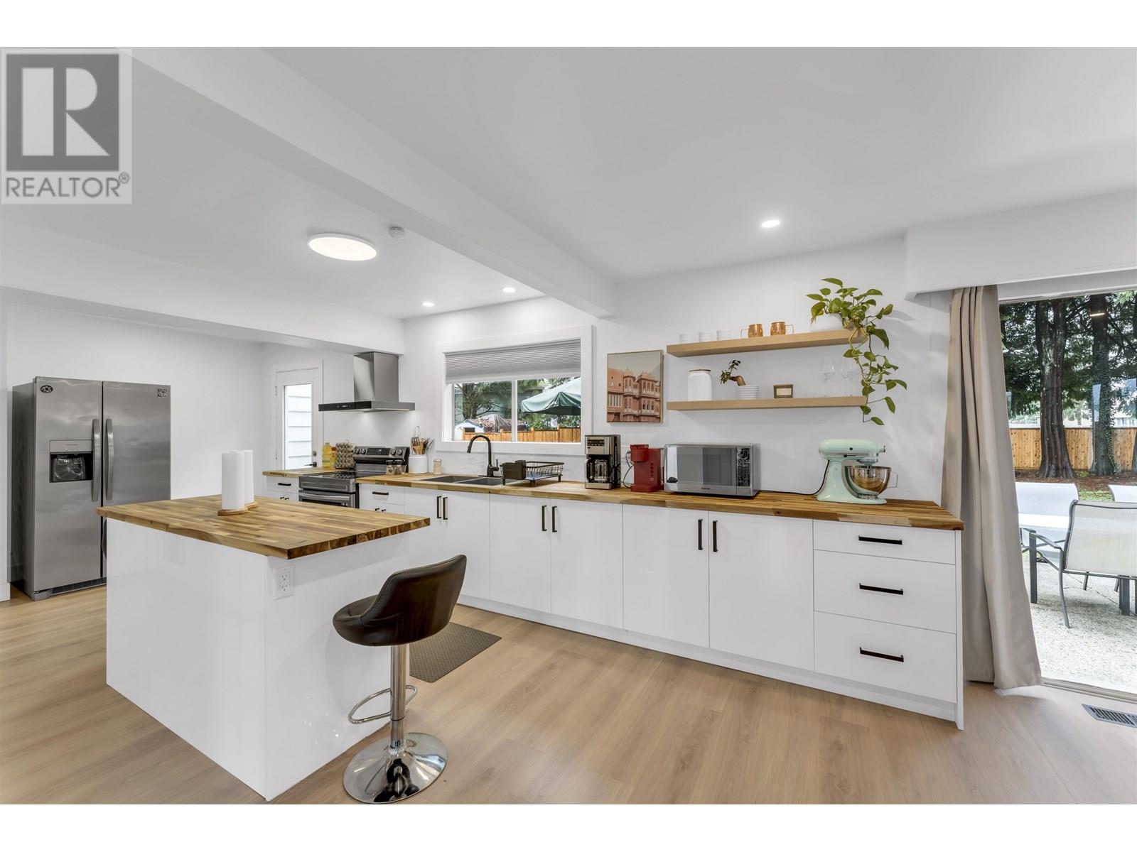 Photo 11 of 20616 Tyner Avenue, Maple Ridge BC