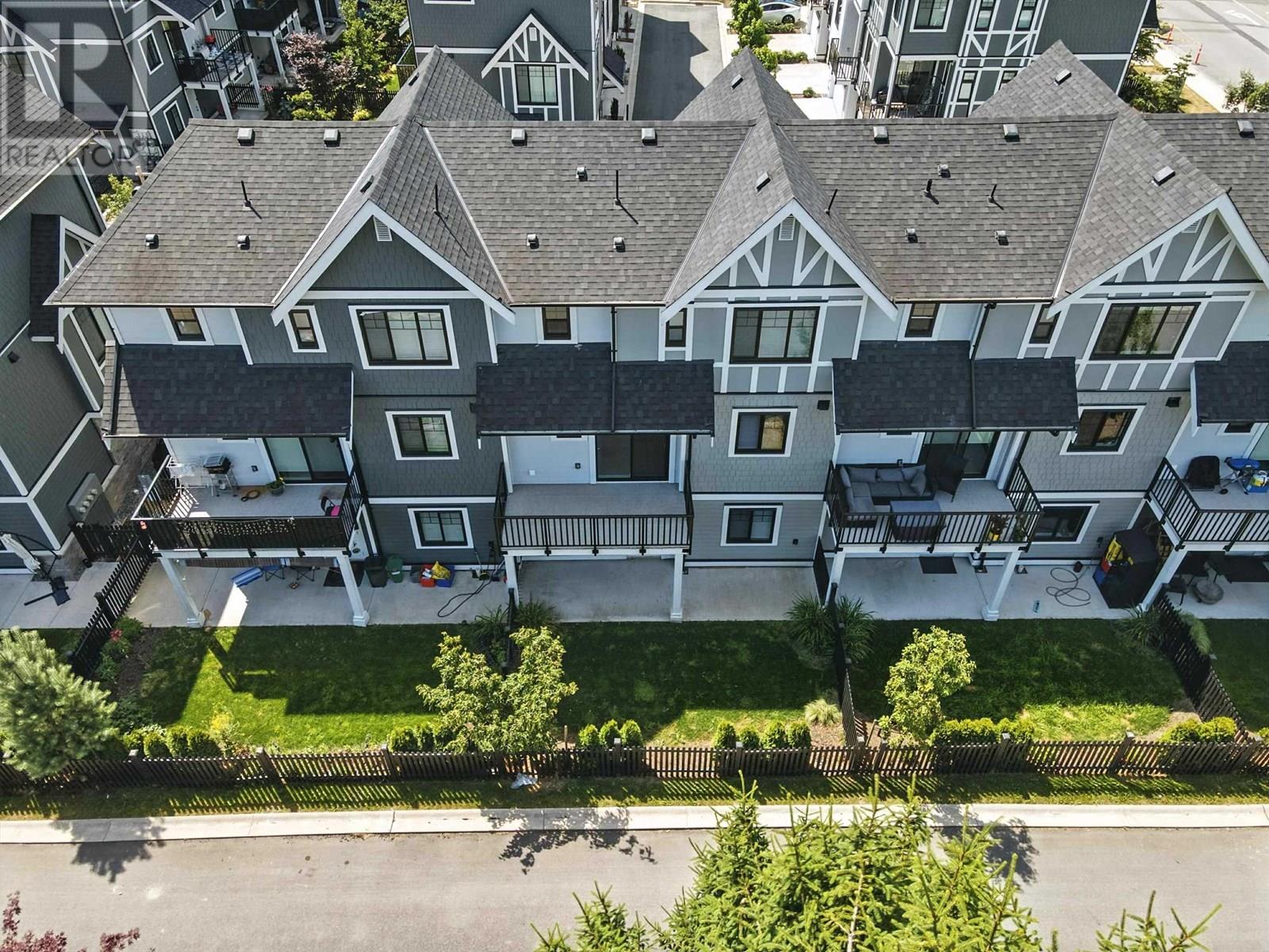 Photo 9 of 3 12018 237 Street, Maple Ridge BC