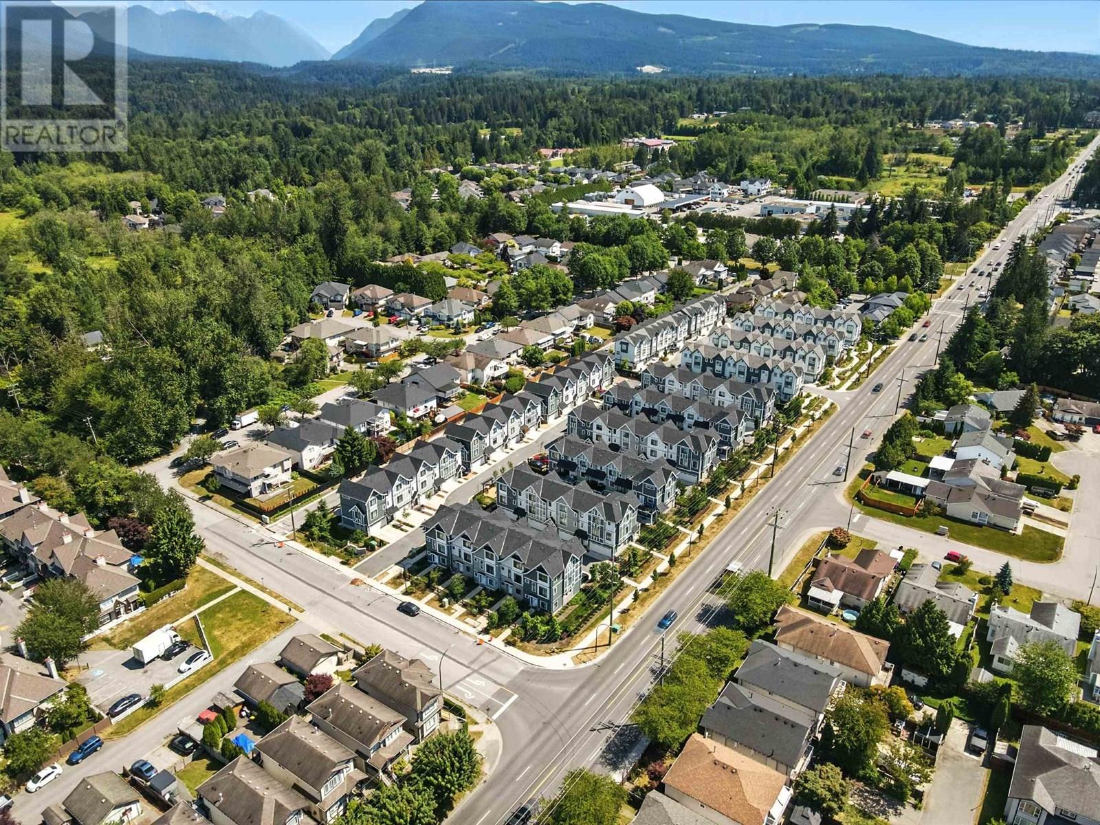 Photo 8 of 3 12018 237 Street, Maple Ridge BC