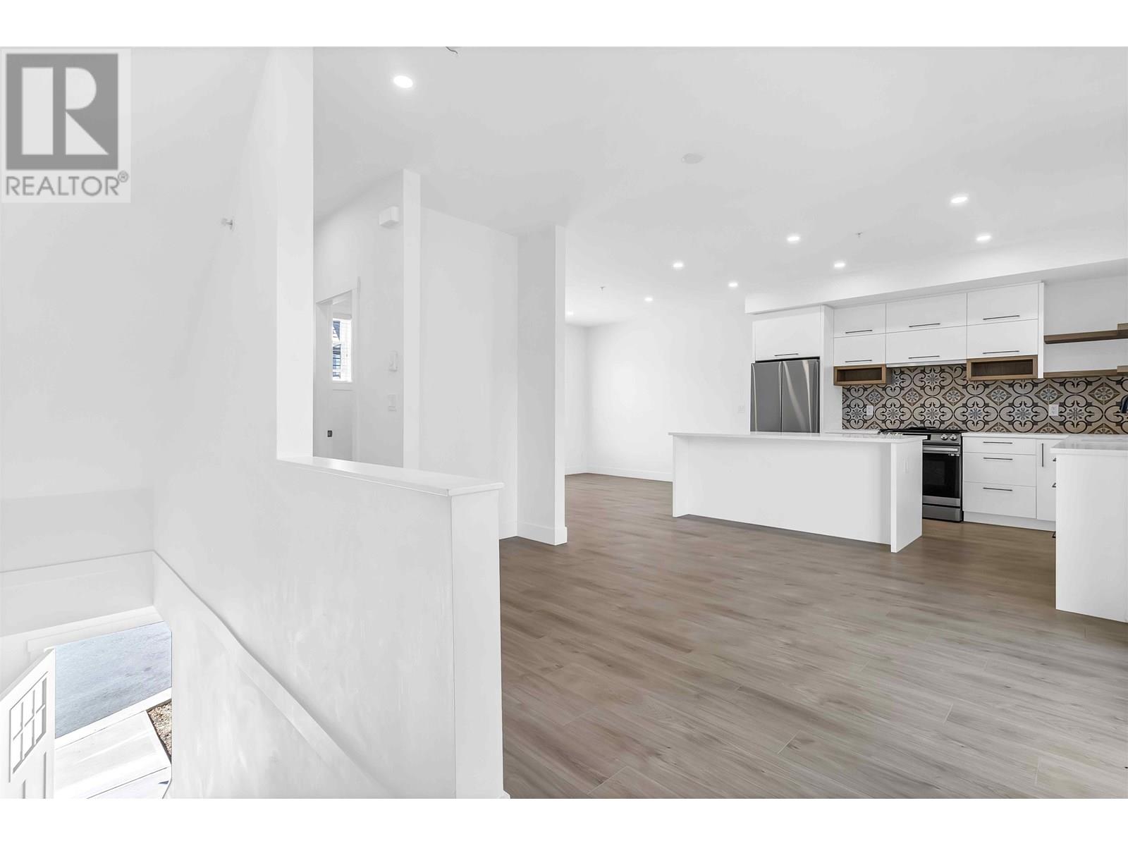 Photo 25 of 3 12018 237 Street, Maple Ridge BC