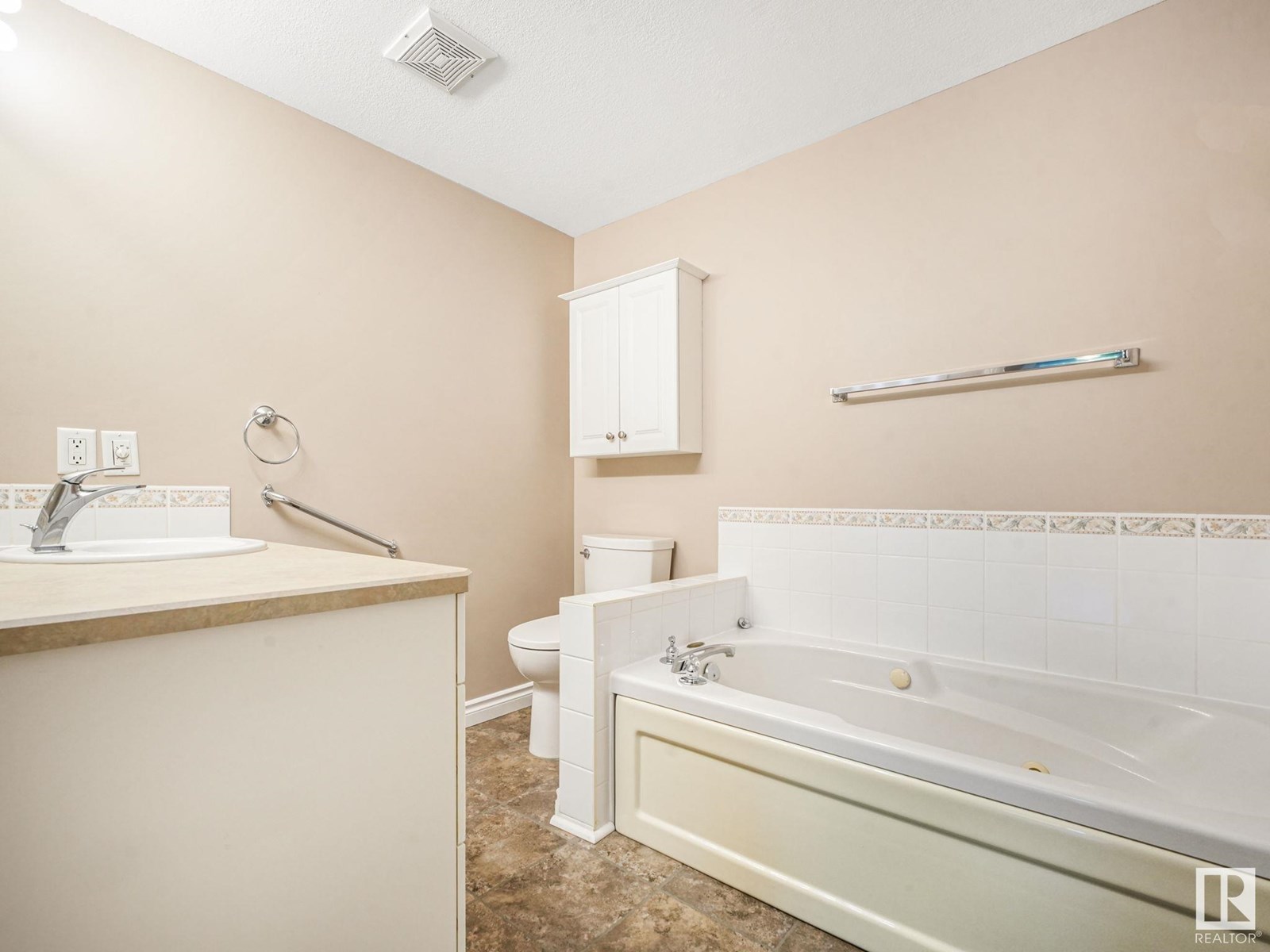 Photo 21 of 211 6220 Fulton Rd Nw, Edmonton AB