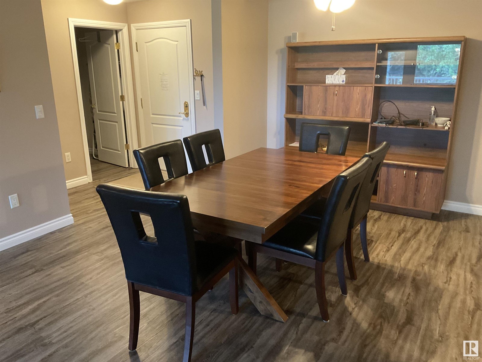 Photo 11 of 211 6220 Fulton Rd Nw, Edmonton AB