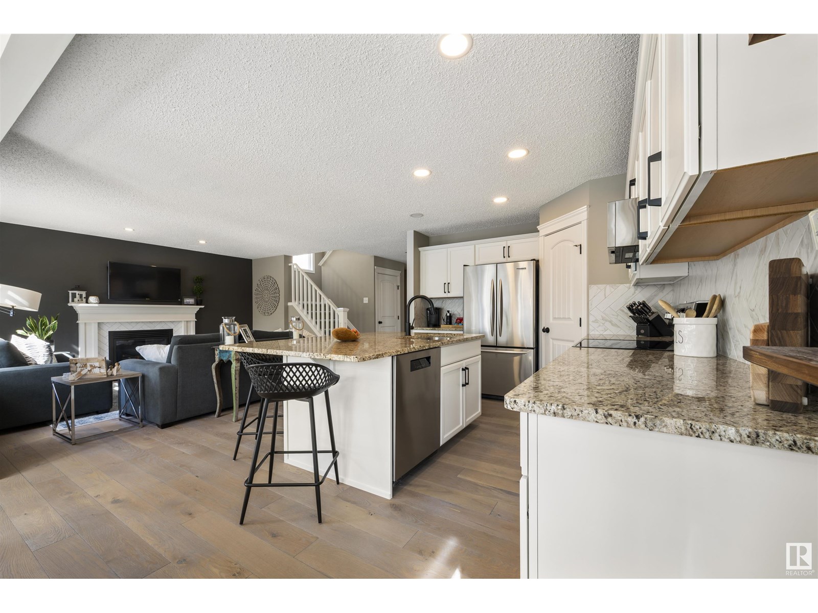 Photo 18 of 17437 5 A Av Sw, Edmonton AB