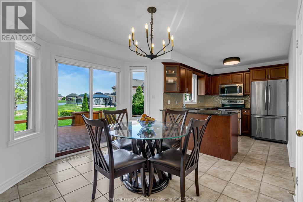 Photo 14 of 5023 Southwood Lakes, Windsor ON