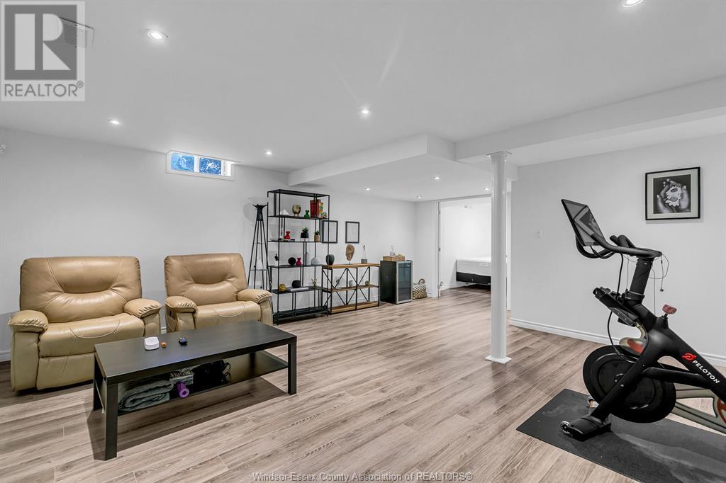 Photo 35 of 5023 Southwood Lakes, Windsor ON