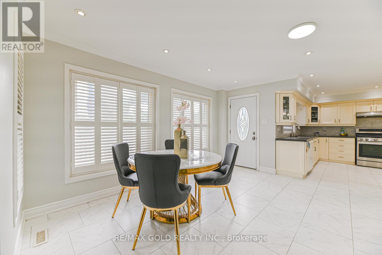 Single Family House for Sale in  LARCHWOOD PLACE Brampton (Westgate) 