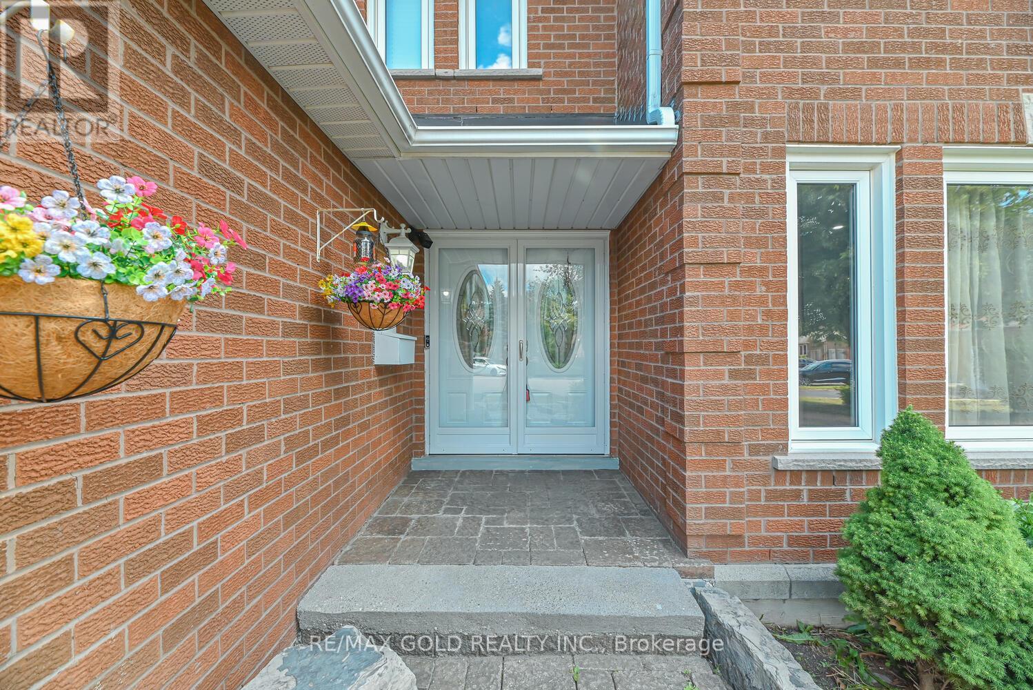 Single Family House for Sale in  LARCHWOOD PLACE Brampton (Westgate) 