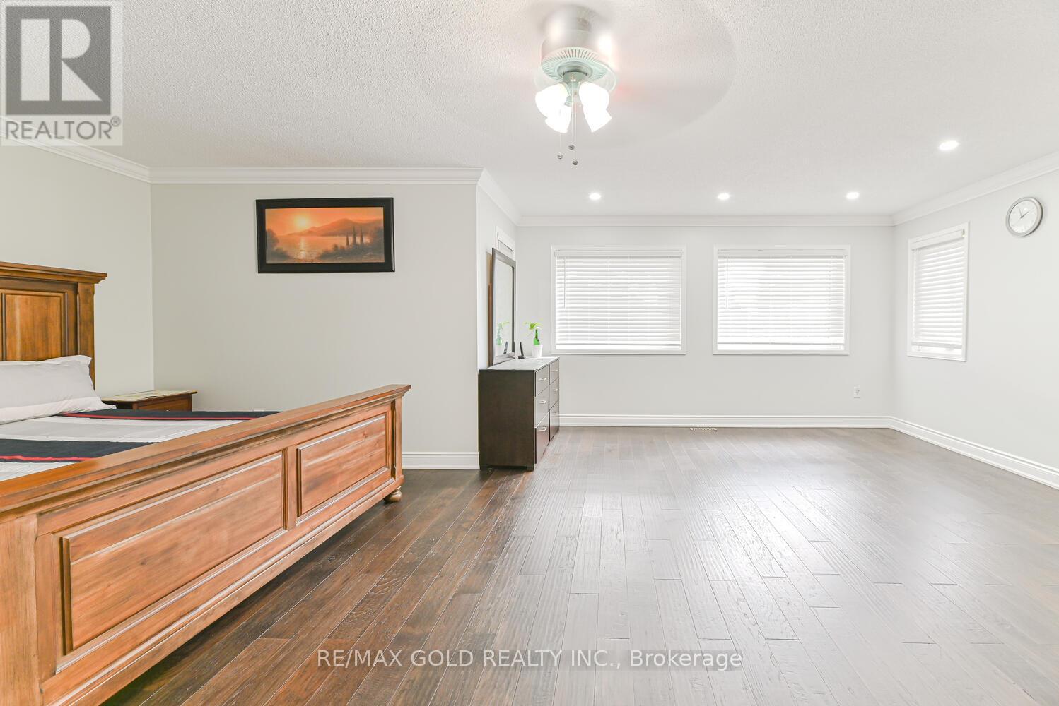 Single Family House for Sale in  LARCHWOOD PLACE Brampton (Westgate) 