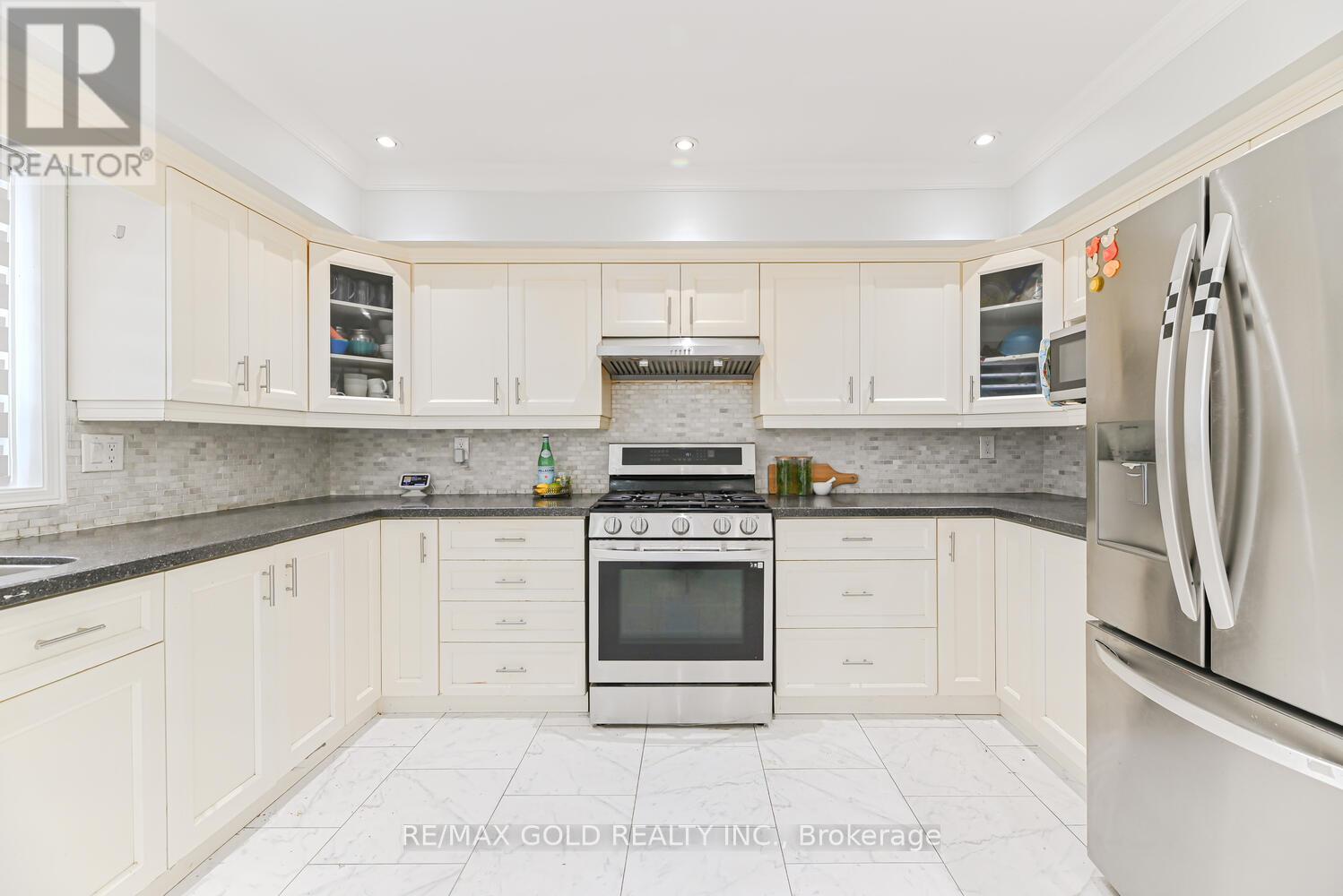 Single Family House for Sale in  LARCHWOOD PLACE Brampton (Westgate) 