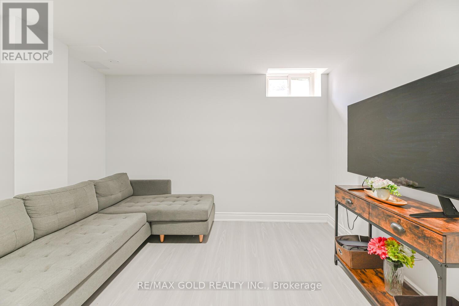 Single Family House for Sale in  LARCHWOOD PLACE Brampton (Westgate) 