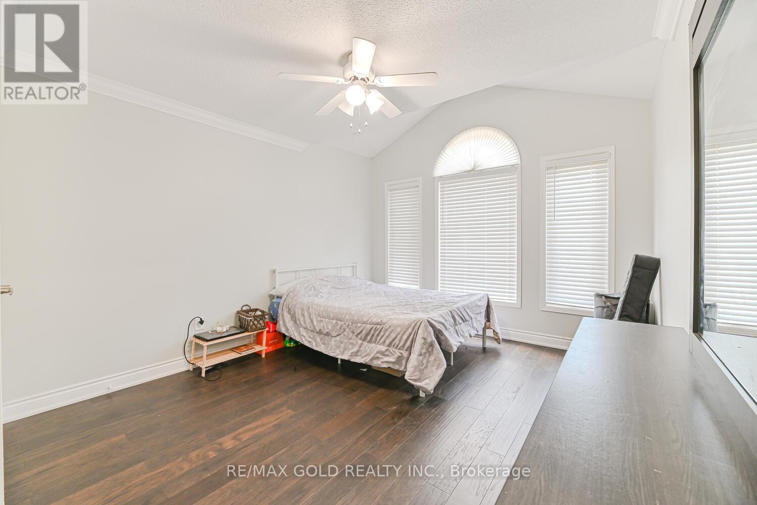 Single Family House for Sale in  LARCHWOOD PLACE Brampton (Westgate) 