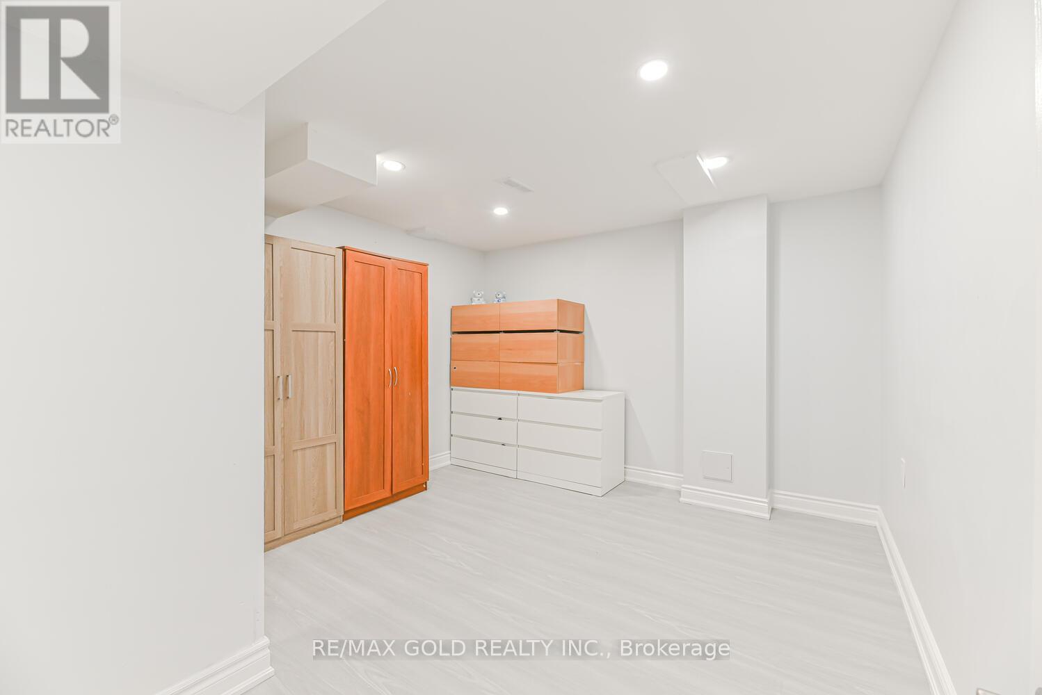 Single Family House for Sale in  LARCHWOOD PLACE Brampton (Westgate) 