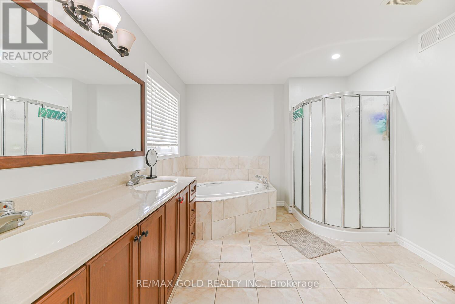 Single Family House for Sale in  LARCHWOOD PLACE Brampton (Westgate) 