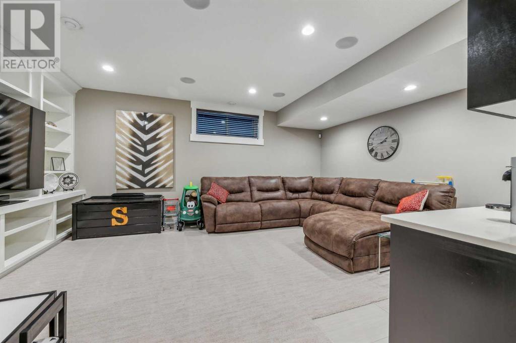 Single Family House for Sale in   Avenue NW Tuxedo Park Calgary 