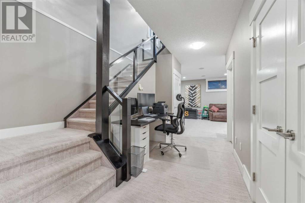 Single Family House for Sale in   Avenue NW Tuxedo Park Calgary 