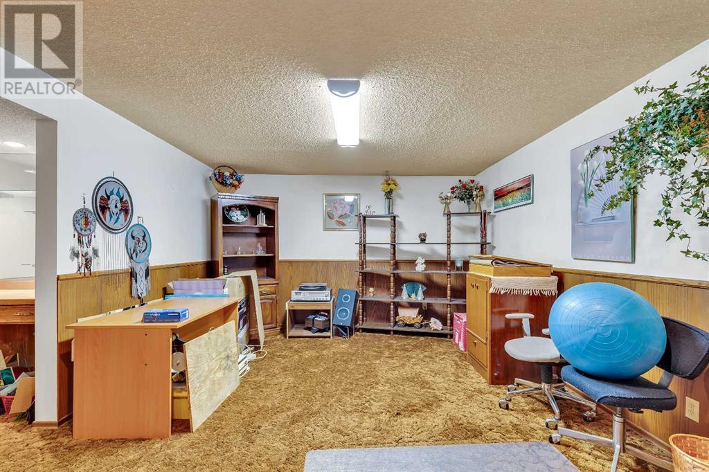 Single Family House Bungalow for Sale in  Templemont Way NE Temple Calgary 