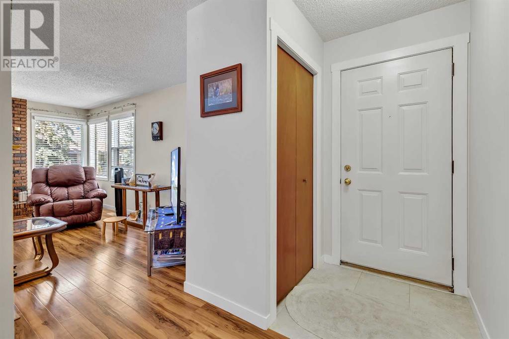 Single Family House Bungalow for Sale in  Templemont Way NE Temple Calgary 
