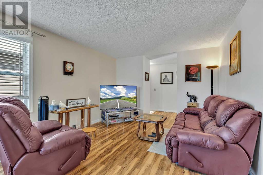 Single Family House Bungalow for Sale in  Templemont Way NE Temple Calgary 