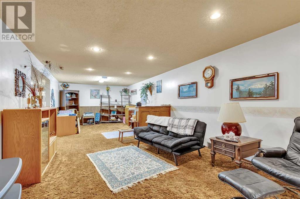 Single Family House Bungalow for Sale in  Templemont Way NE Temple Calgary 