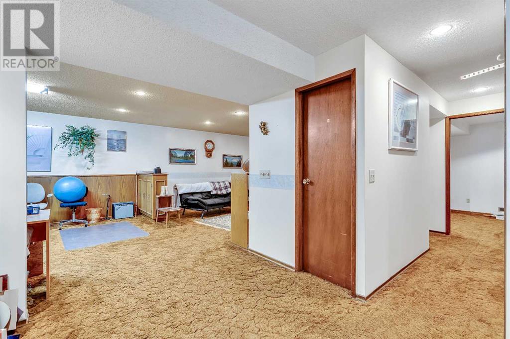 Single Family House Bungalow for Sale in  Templemont Way NE Temple Calgary 