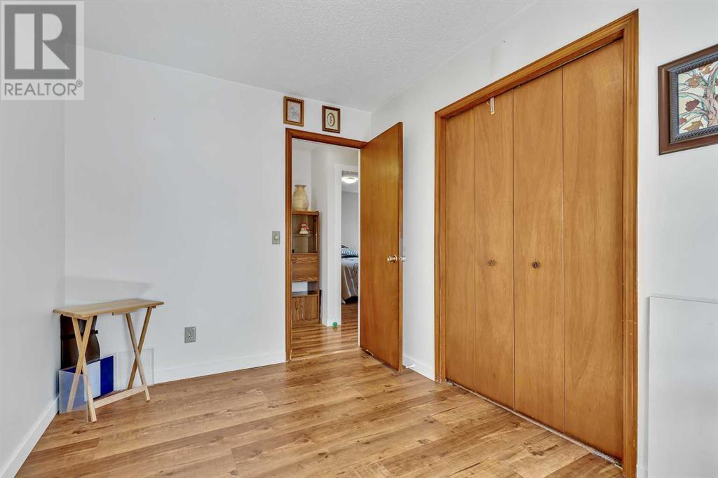 Single Family House Bungalow for Sale in  Templemont Way NE Temple Calgary 