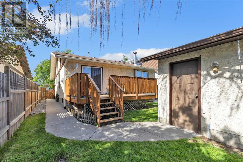 Single Family House Bungalow for Sale in  Templemont Way NE Temple Calgary 
